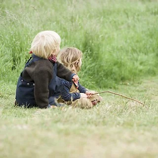 ökologische Kinderkleidung BUX Matschhose nachtblau und kamel