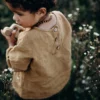 Nachhaltige Kinderkleidung, La Petite Alice, Leinenshirt Charlie, Caramel